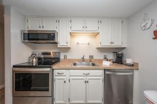204B One Bedroom One Bath - Oakland - 1