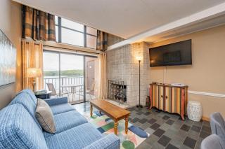 504F Three Bedroom Two Bath - Oakland - 8