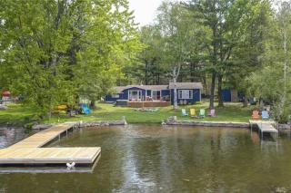 Waterfront Cottage - Fireplace - Kawartha - 0