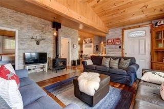 Waterfront Cottage - Fireplace - Kawartha - Lakefield - 9