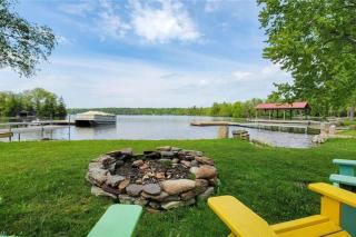 Waterfront Cottage - Fireplace - Kawartha - Lakefield - 4