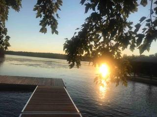 Waterfront Cottage - Fireplace - Kawartha - 3