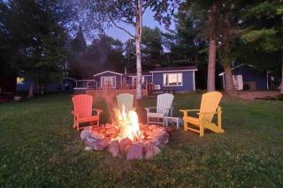 Waterfront Cottage - Fireplace - Kawartha - Lakefield - 1