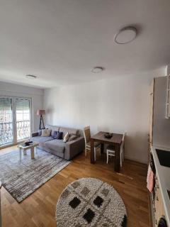 Luxury & Green Apartments - Prishtinë - 2