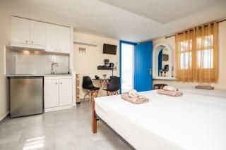 Lefkes Studios - Naxos Chora - 1