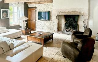 5 Bedroom Beautiful Home In Fauverney - Fauverney - 1