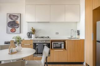 Inner City Comforts Apt Bay Views 1B1B1C 2-beds - Melbourne - 5
