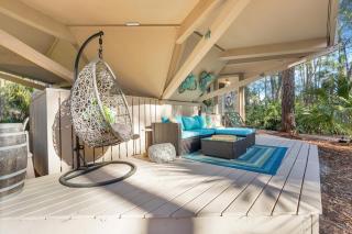 Treehouse, Harbourtown, Sea Pines - 5
