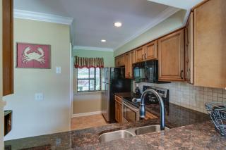 Golf Views, Walk In Shower, Private Deck - Hilton Head Island - 0