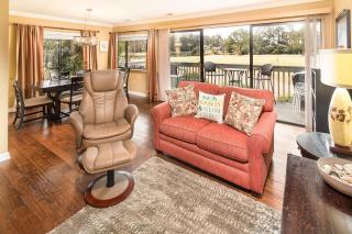 Golf Views, Walk In Shower, Private Deck - Hilton Head Island - 4