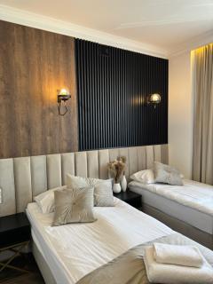 Family & Business Sauna Apartments No7 Złota Centrum VIP Unikat SPA - 3 Bedroom with Private Sauna, Jacuzzi, Balcony, Parking -Piękny Apartament - Kielce - 2