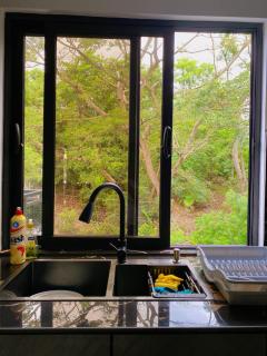 SW River Walk Cosy & Modern Apartment - 6