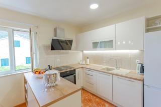 Baška Voda Apartments - Steps from the Beach, Free Parking, Central Location - Baška Voda - 4