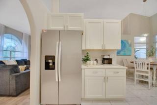 Game room ,Saltwater ,pool Spa - Tropical Oasis! - Palm Coast - 5