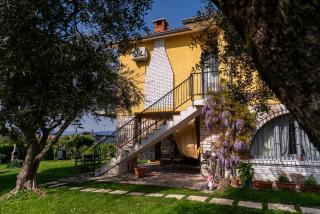 Villa La Magnolia - Private Beach Access, Garden, Views - Lazise - 2