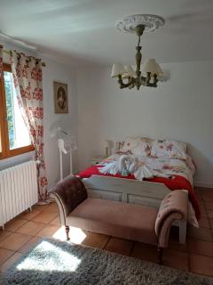 Chambre d'hôte suite Tournesol "Au fond du jardin" - Saint-Saturnin-lès-Avignon - 9