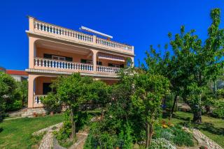 Apartments Ivan C - Lopar - 0
