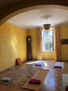 Chambre 3 personnes avec salle de bain dans mas du Lubéron - Robion en Luberon - 3