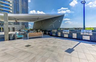 Vibrant Downtown Miami Gem - 2BR, near Port of Miami & Entertainment - Miami - 9
