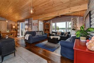 Waterfront Cottage - Fireplace - Kawartha - Lakefield - 7