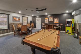 THE ULTIMATE SMOKY MOUNTAIN ESCAPE! Game Room, Theater, Hot Tub, Fire Pit & the Ultimate in Luxury Living - Close to All Major Top Attractions - 7