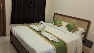 Mateen Grand - 4