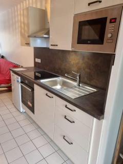 Eléonore, F2 en duplex avec cour commune et proche de la mer, 3 - 4