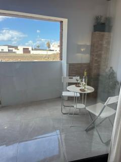 Moderno apartamento frente al mar en una de las mejores zonas de la Santa en Lanzarote - La Santa - 9