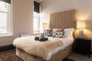Crown Street Aparthotel - 0