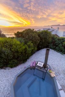 Oceanfront bungalow 3 br/2 ba, Wifi Fireplace: Guppy Huys - De Kelders - 5