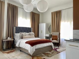 Citrine-dreamy Mall Studio Unit - Crown Point - 0