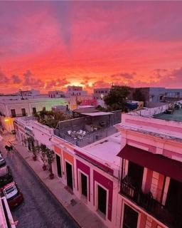 Penthouse with Private Rooftop! - San Juan - 2