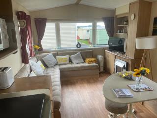 Discover Serenity in Our 3-Bed Static Caravan at Clarach Bay Holiday Village! - 5