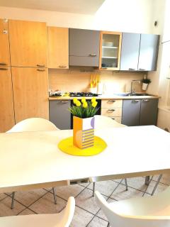 Old Town Apartment with Terrace - Live Love Lake - Peschiera del Garda - 2