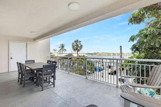 Abaco - Large waterfront 2x2 end unit with boat slip - Key West - 5