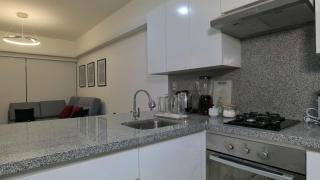 Hermoso departamento con piscina, gimnasio, sala parrillas - 5