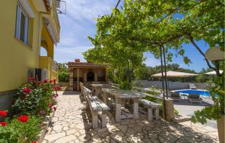 Lovely Apartment In Rab With Wifi - Rab - 2