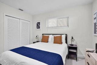 Ventur Oasis Lux Hollywood Private Pool Retreat - 5