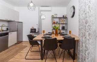 Awesome Home In Bribir With Jacuzzi - 5