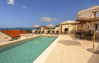 Beach Front Apartment In Dramalj With Wifi - 2