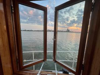 Casey's Lake View House Boat - Amesterdão - 7