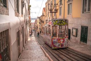 Rooms on Calçada do Combro, Best location - Lissabon - 5