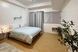 Cozy Corner - Burgos Circle, BGC - Manila - 4