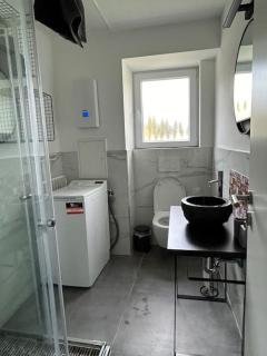 Zentral-kostenloses Parken-Mediapaket-Balkon-EN5 - 2