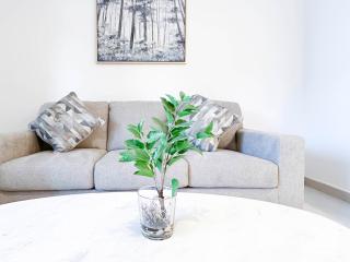 Exclusive One-Bedroom Apartment in Asyel 3 - Dubai - 9