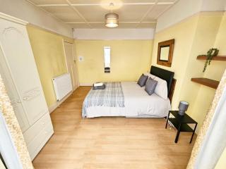 Double Room with private Conservatory - Bristol - 5