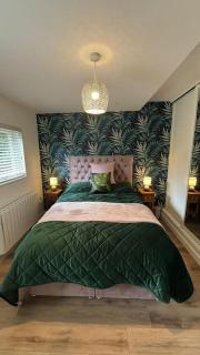Woodland Lodge, Llanteglos Estate - Narberth - 1