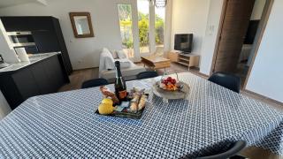 Villa Altea- Lido Marana - piscine privée exclusive - plage à pied - 3 bedrooms house - private swimming pool - beach access on foot - 7