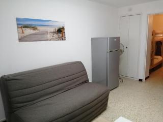 Cap d' Agde - Studio-Cabine - 100 m Plage du Môle - classé 1 étoile - 2