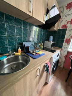 Budget Bliss Apartment - Liepāja - 4
